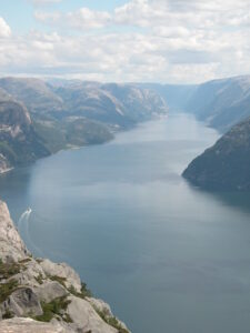15b Uitzicht op de Lysefjord