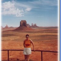61.Linda and beautiful background