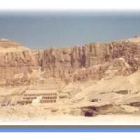 medium_Deir al-Bahri tempel van Hatshepsut