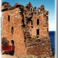 medium_Urquhart Castle